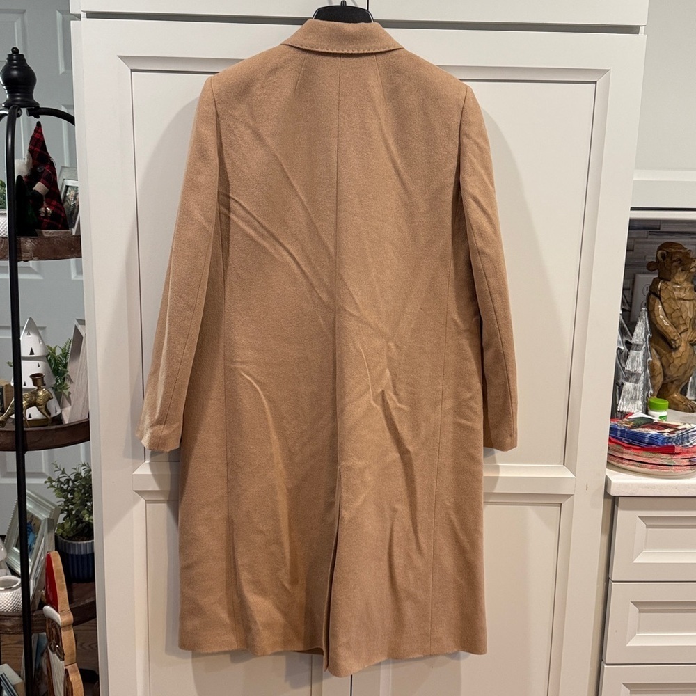 LAFAYETTE 148 NEW YORK NWT Size S
Double-Breasted Camel Hair Coat - $2998.00 - Picture 6 of 9